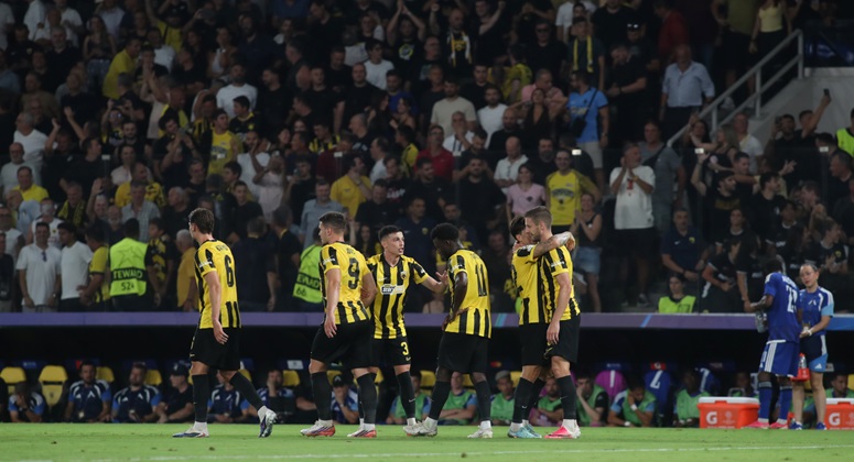 aek-levski-sofia-4-0-denlarge στιγμιότυπο με παίκτες της ΑΕΚ στον αγώνα με Λεφσκι